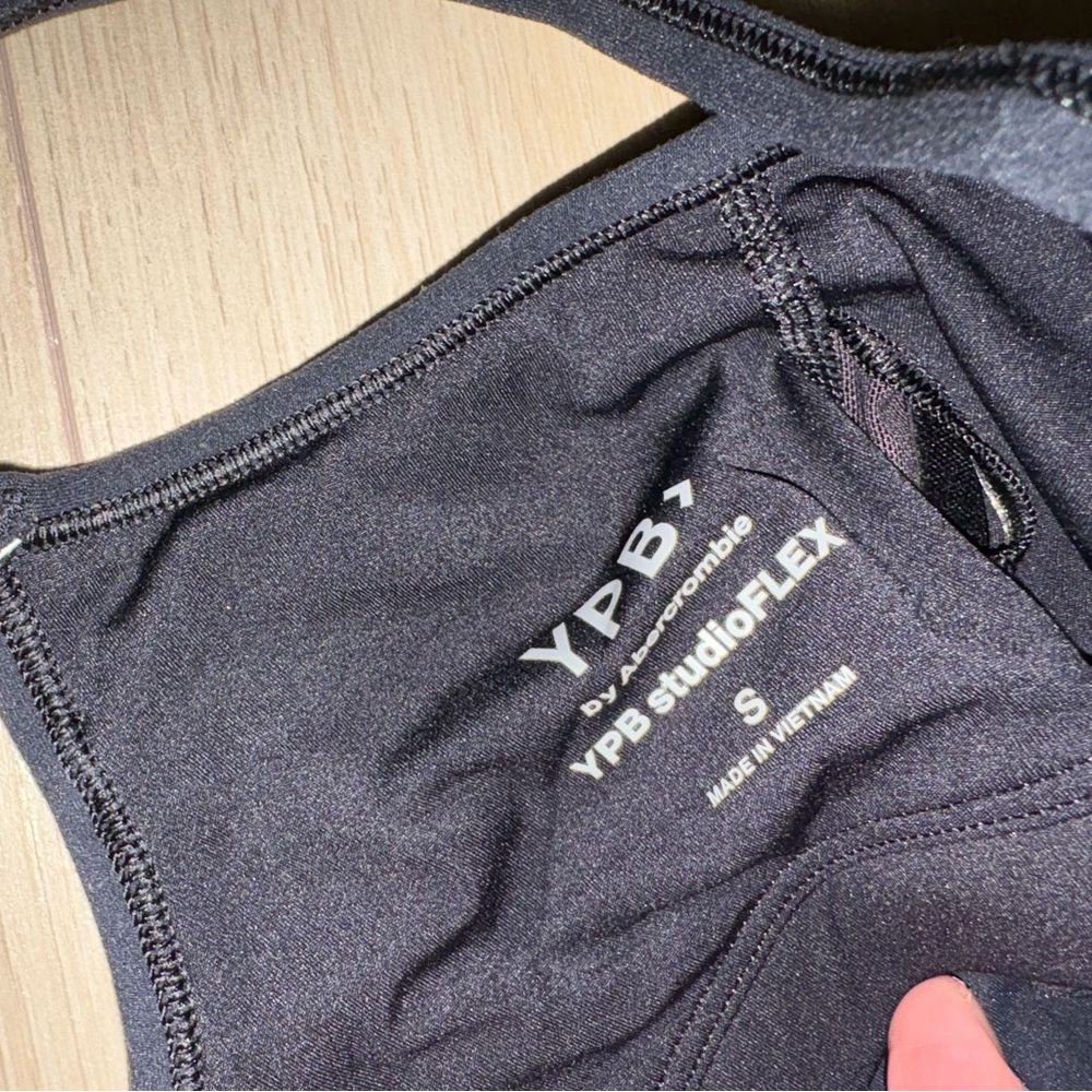 SET: YPB/Abercrombie & Fitch - Picture 11 of 12